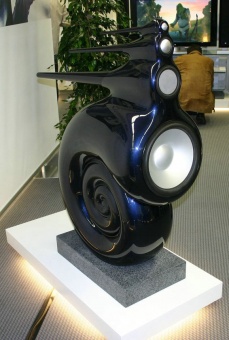 Bowers & Wilkins Nautilus (black) 