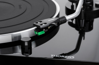 Thorens TD 204 (High gloss black)
