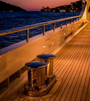 Bowers & Wilkins Marine 8