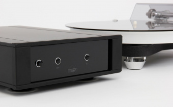 Rega Naia (black)