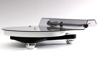 Rega Naia (black)
